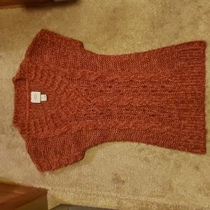 AT LAST Sleeveless Sweater